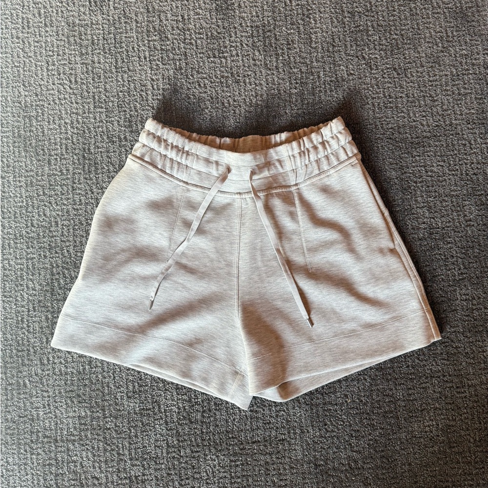 Lululemon burmuda short